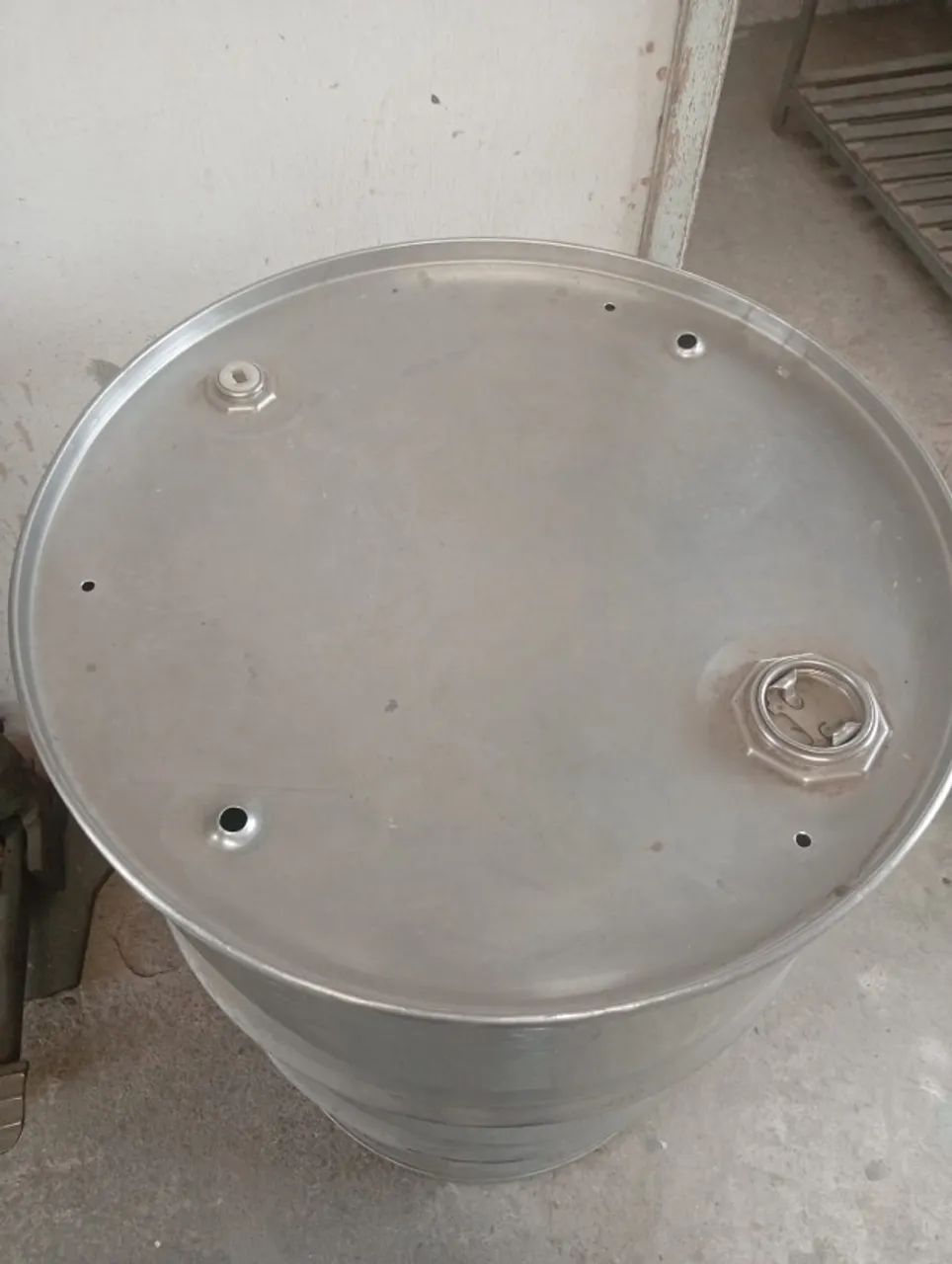 Tambor de inox 200 Litros com torneira - Foto 2