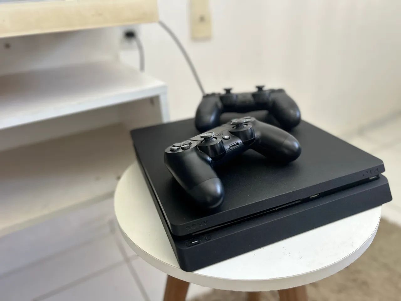 PS4 SLIM 2 CONTROLES NOVINHO - Foto 3