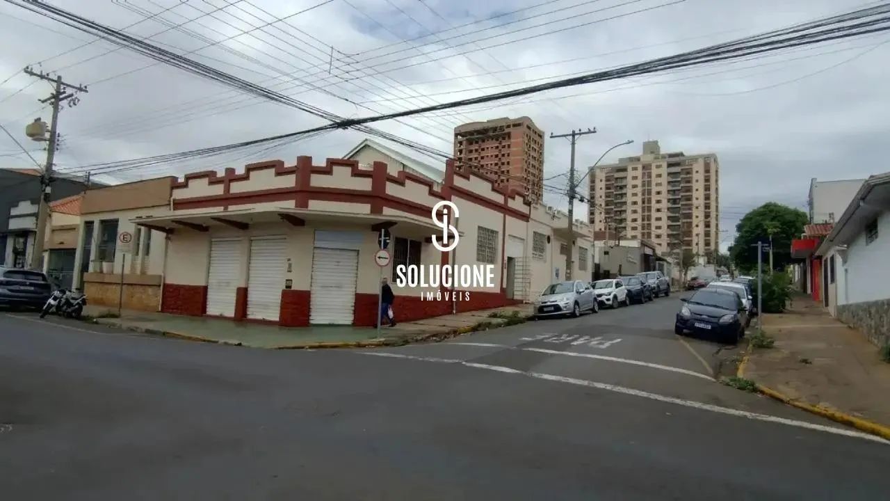 Prédio comercial com 4 salas na Rua Riachuelo, Piracicaba - SP
