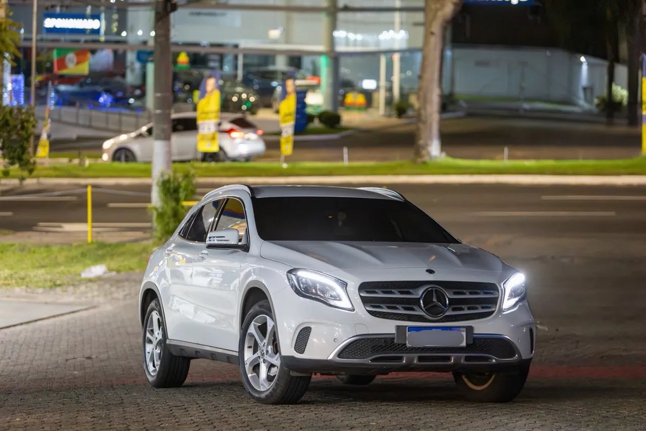 Mercedes-Benz GLA 200 Adv. 1.6/1.6 TB 16V Flex Aut. 2018