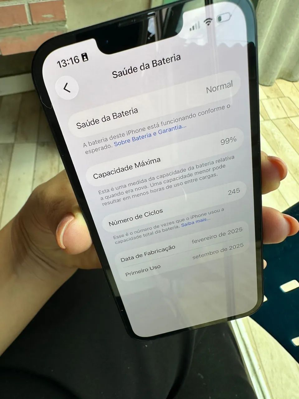 iPhone 16e