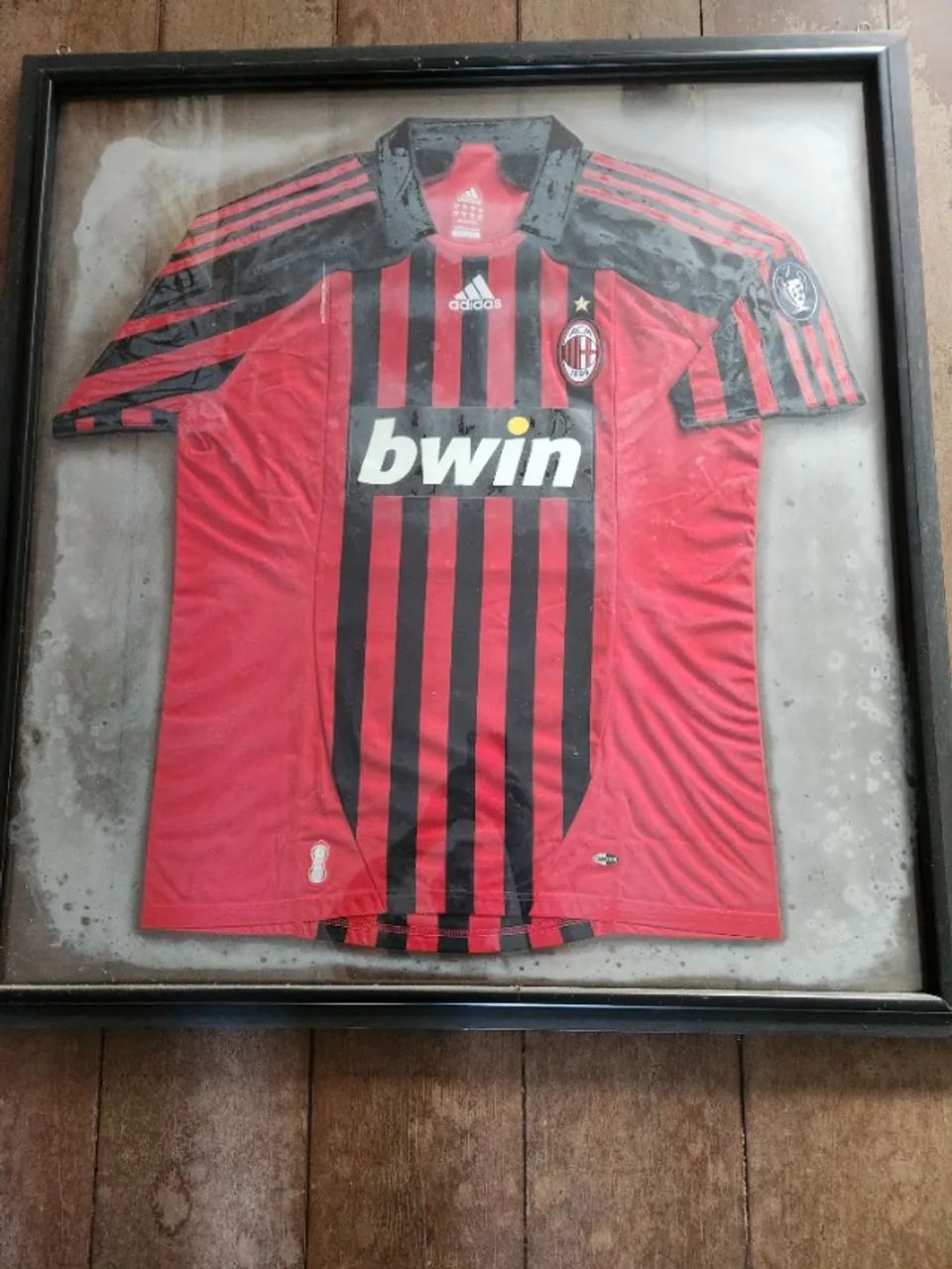 Camisa do Milan do Kaká assinada e emoldurada - Champions League - Foto 3