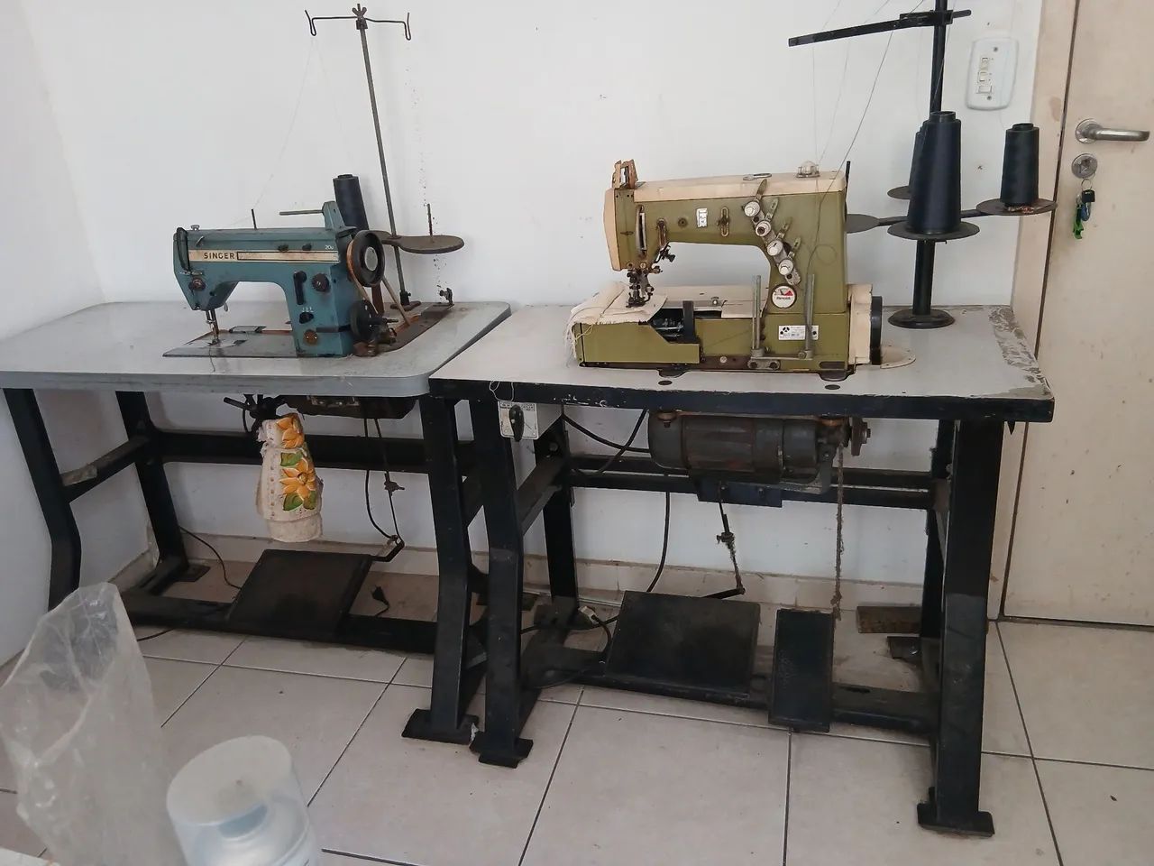 Máquina de costura funcionando - Foto 3