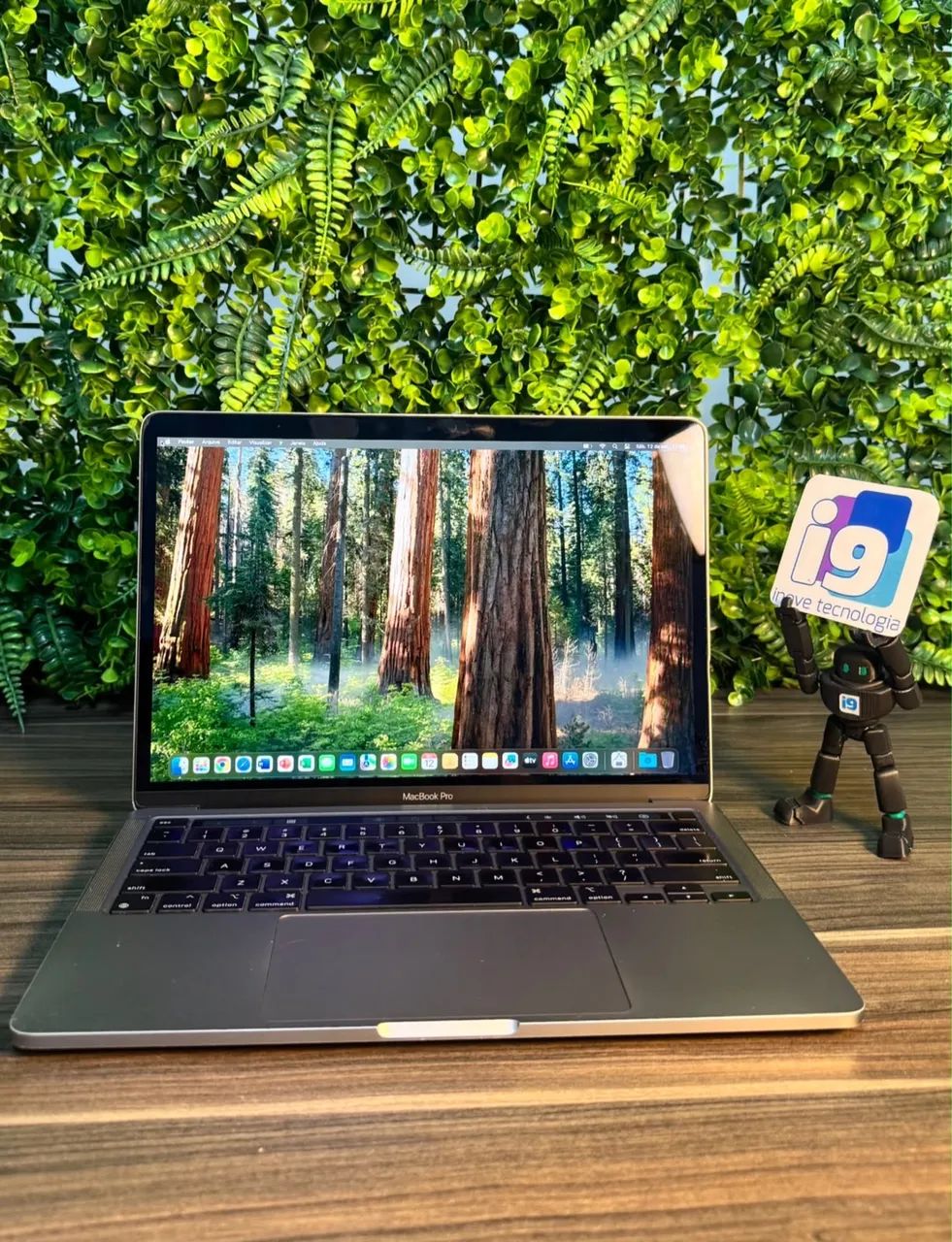 MacBook Pro 2020 Cor Space Gray Apple M1 16GB 1TB SSD 404 ciclos