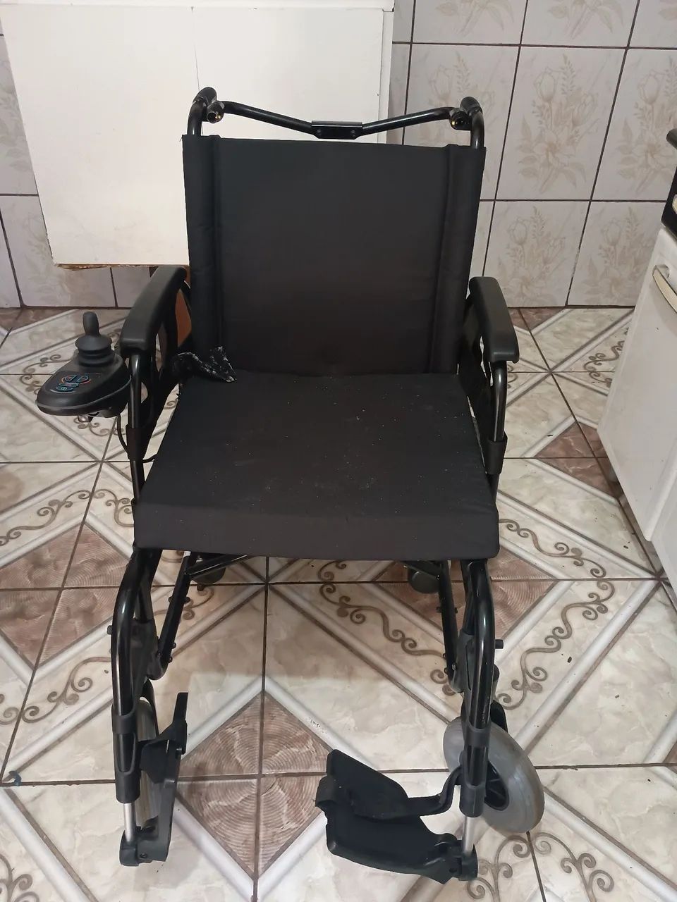 Cadeira de rodas elétrica 