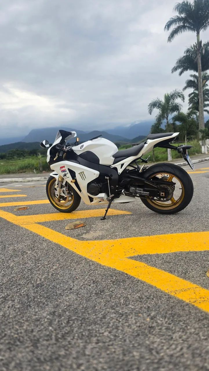 CBR 1000 RR - Foto 2
