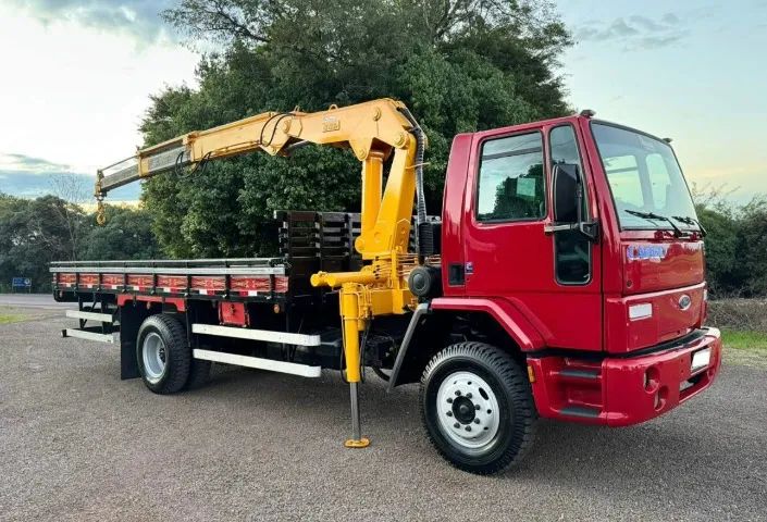 Ford cargo 1317 4x2 Ano 2005 - Foto 4