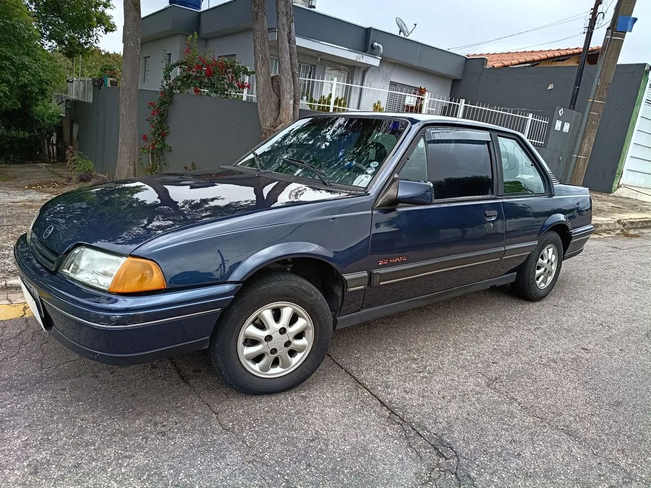 Chevrolet Monza GLS/ Hi-tech 2.0 EFI 2P E 4P 1994