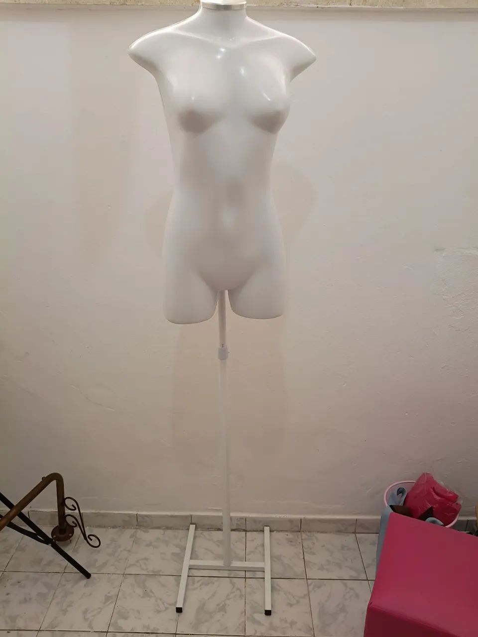 Manequim com Pedestal  - Foto 2