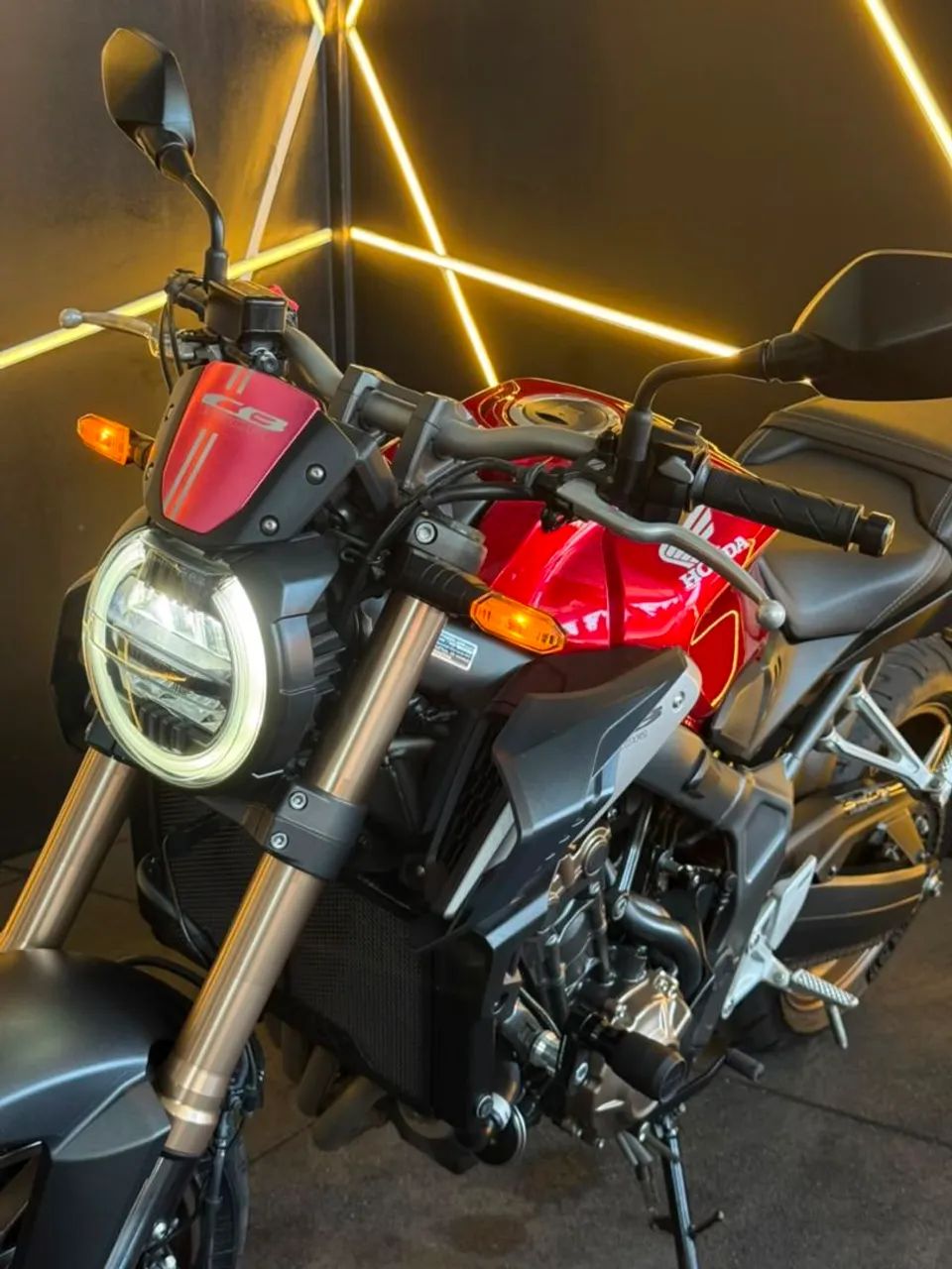 CB 650 R 2022 - Foto 4