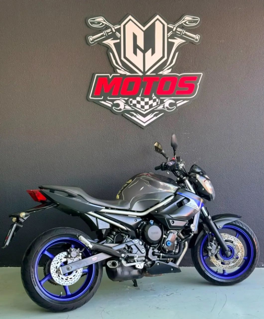 YAMAHA XJ6N 2015 - Foto 3