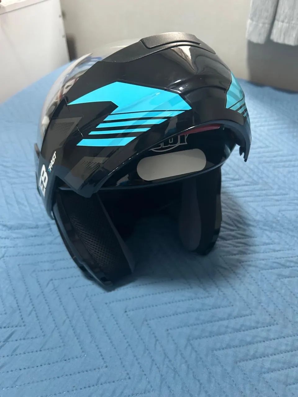 Capacete novo nunca usado 