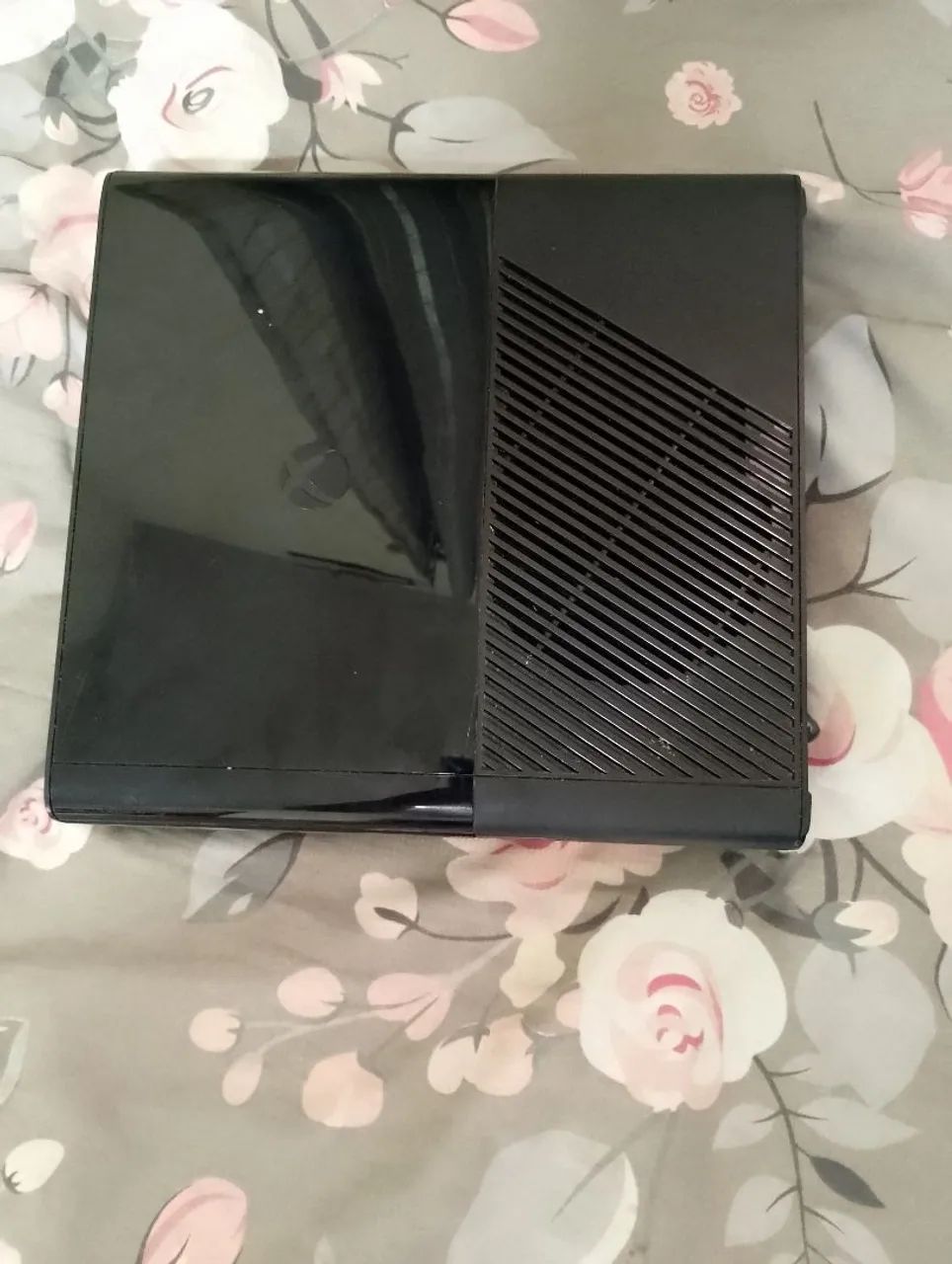 Xbox 360 sem os dois controles com fonte e kinect - Foto 5