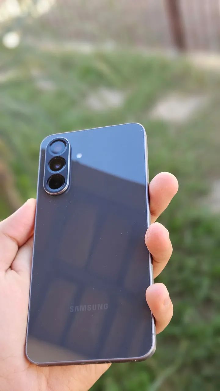 Celular Samsung A56 - Foto 2