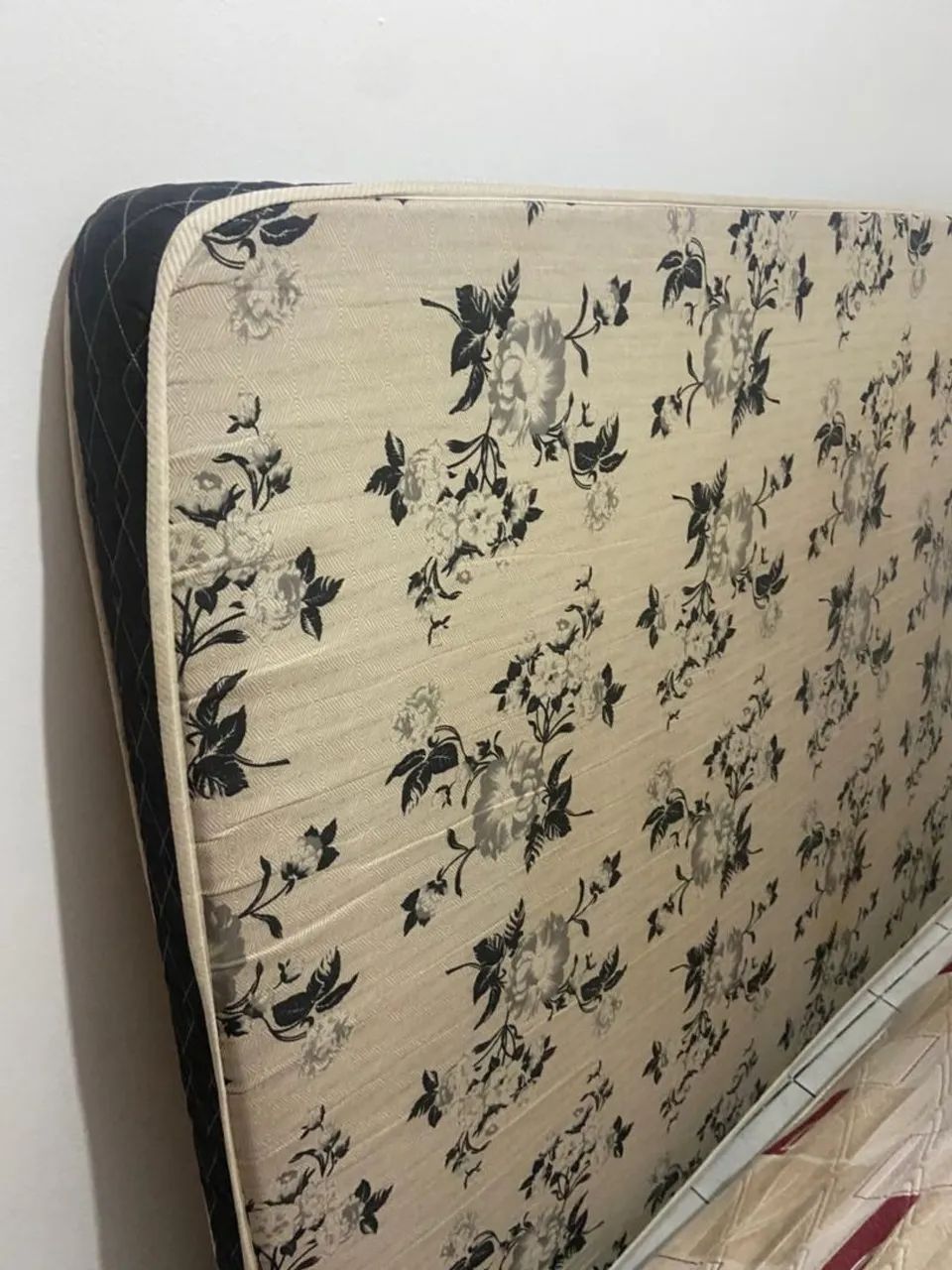 Cama e colchão casal 