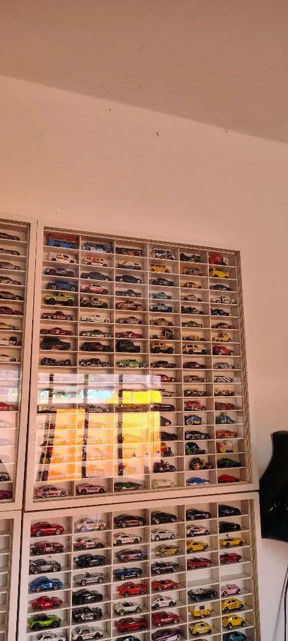 Coleção Hot Wheels 102 unidades - Foto 2
