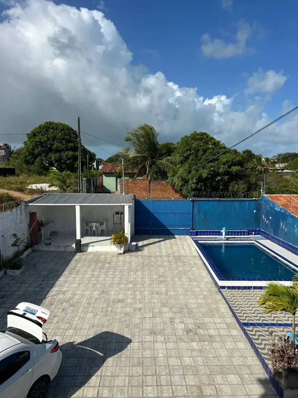 Vendo Casa com 3 quartos  Sendo 01 Suíte.