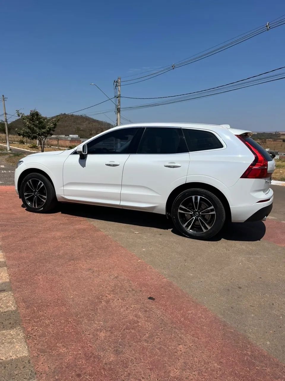 Volvo Xc60 XC 60 D-5 MOMENTUM 2.0 AWD Diesel 5p 2020