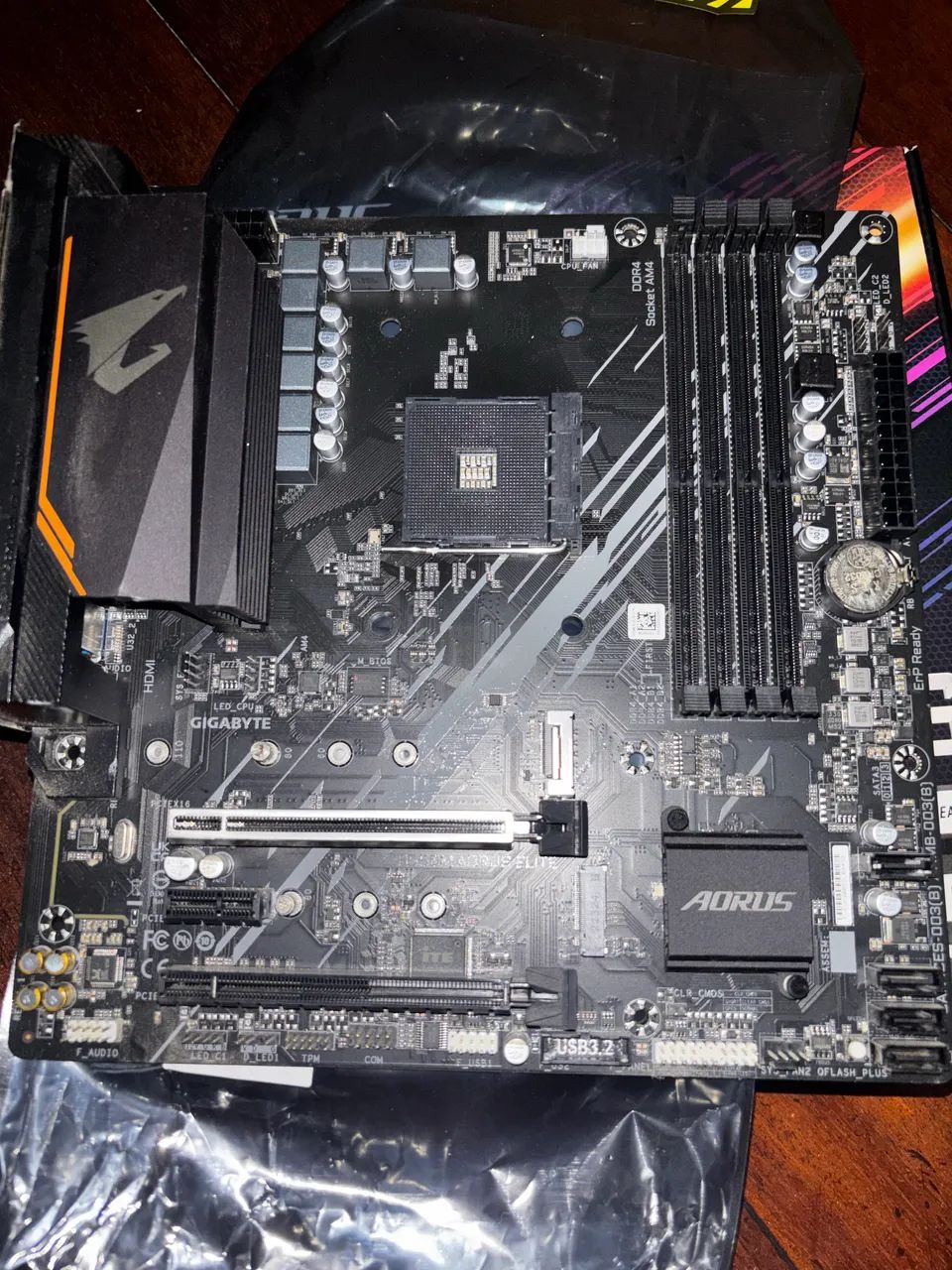 Placa-Mãe Gigabyte B550M Aorus Elite - Foto 4
