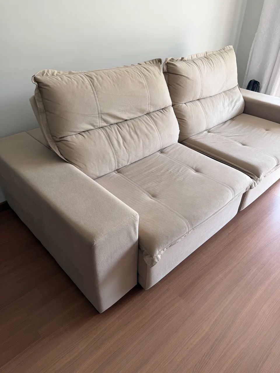 Sofa retratil grande de 2,50m. Estado seminovo.  - Foto 2