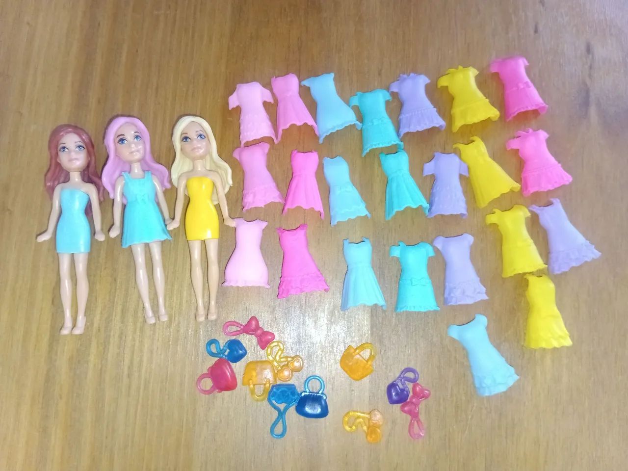 Bonecas e acessórios 