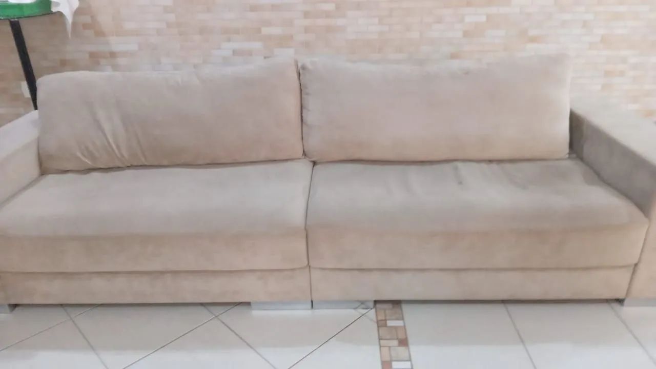Sofa in excellent condition65171906344323121