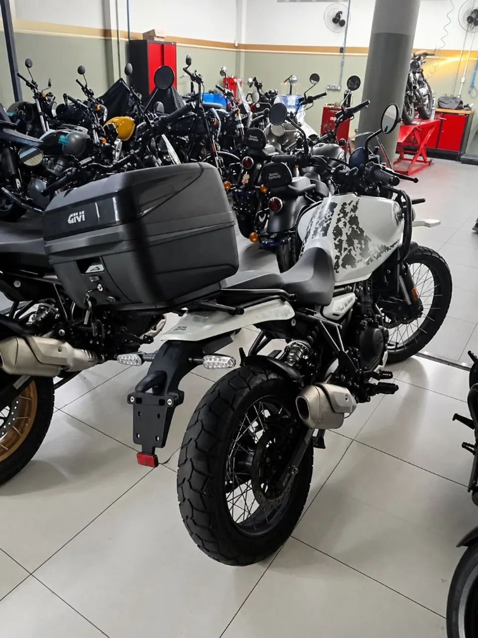 Himalayan 450 versão pneu sem camara