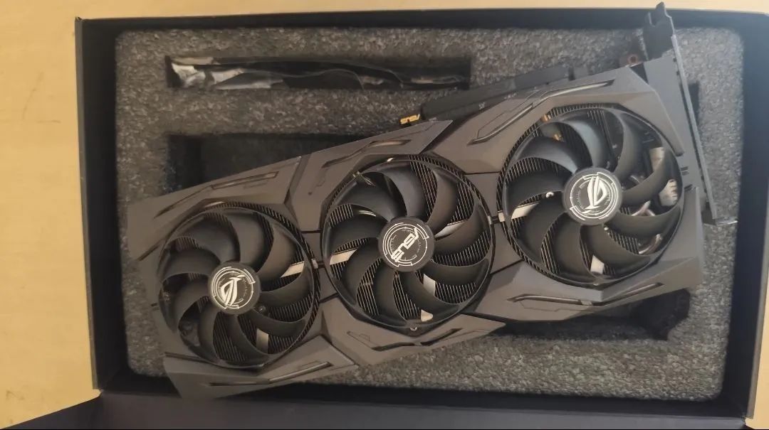 Placa de vídeo AMD rx 5700 xt rog strix 8gb 