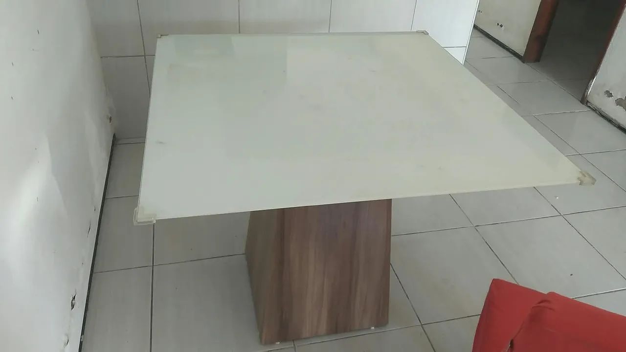 Mesa de vidro com película