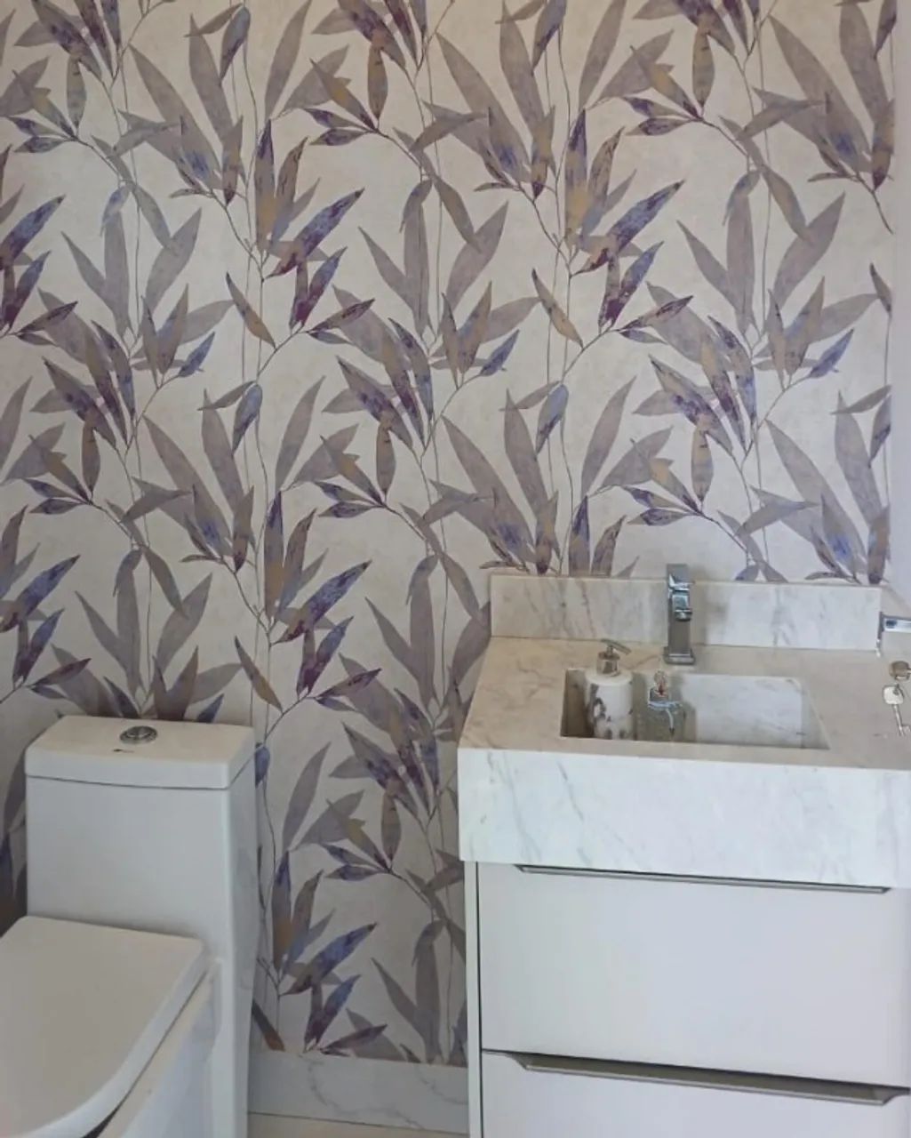 INSTALAÇÃO DE PAPEL DE PAREDE E ADESIVOS - Foto 4