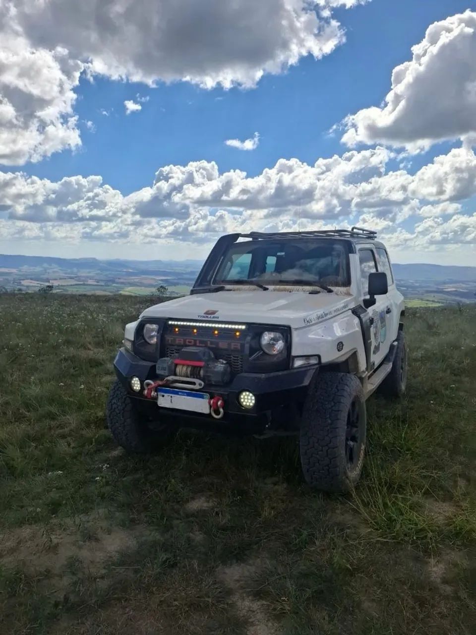Troller T-4 2015