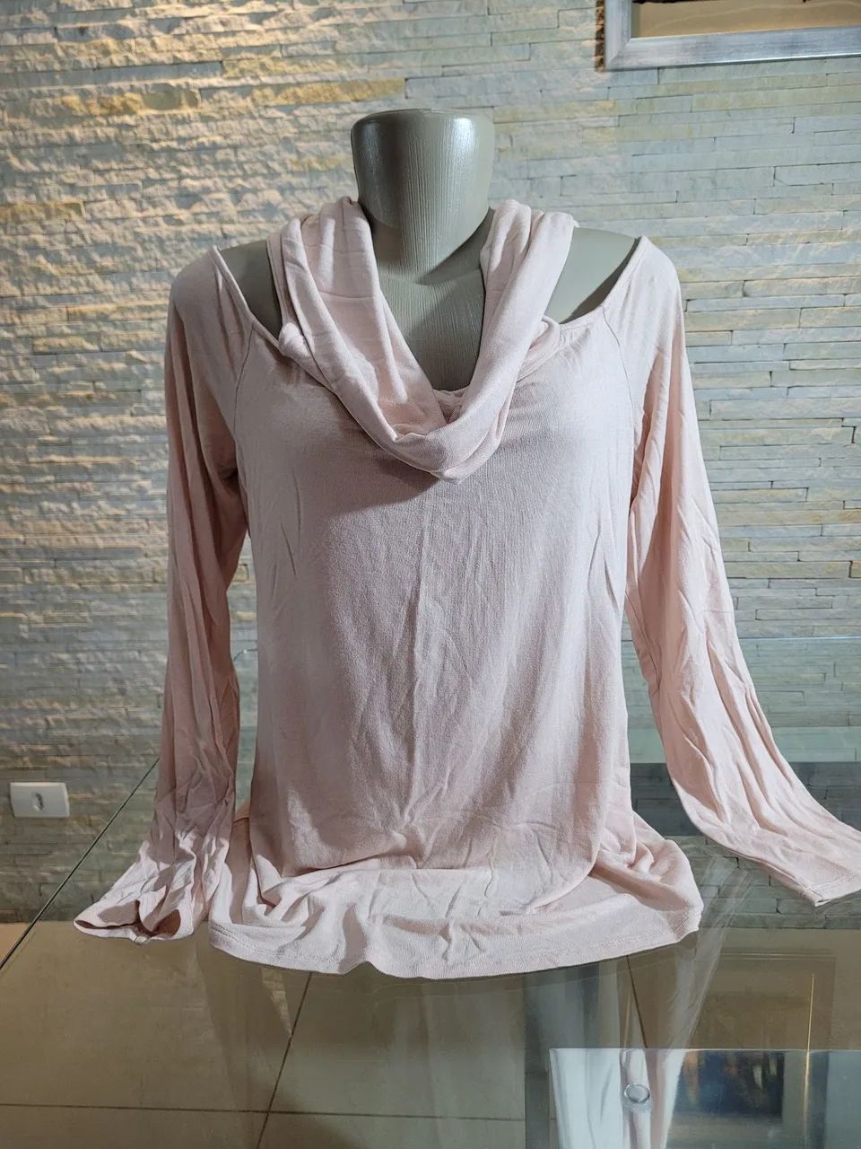 Blusa feminina marca  BCBGMAXAZRIA 