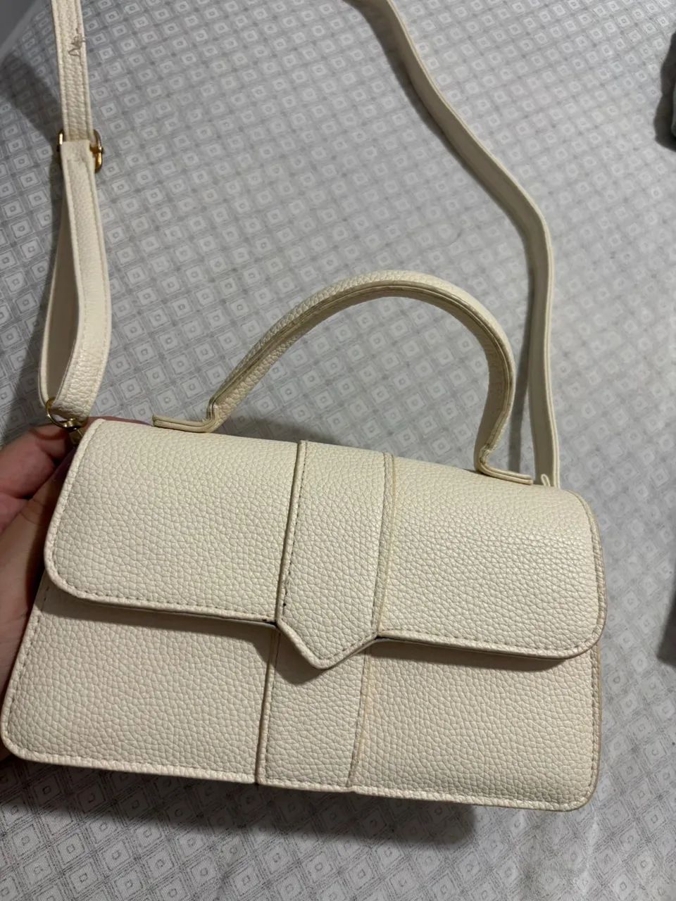 Bolsa transversal branca texturizada - Foto 3