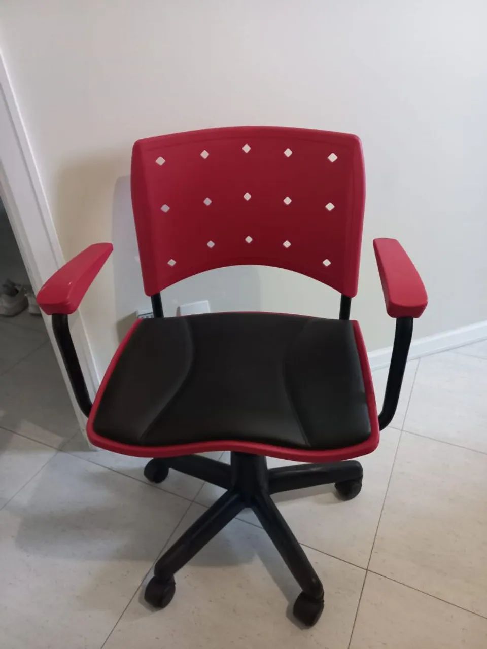 Cadeira de estudo e escrivaninha - Foto 2
