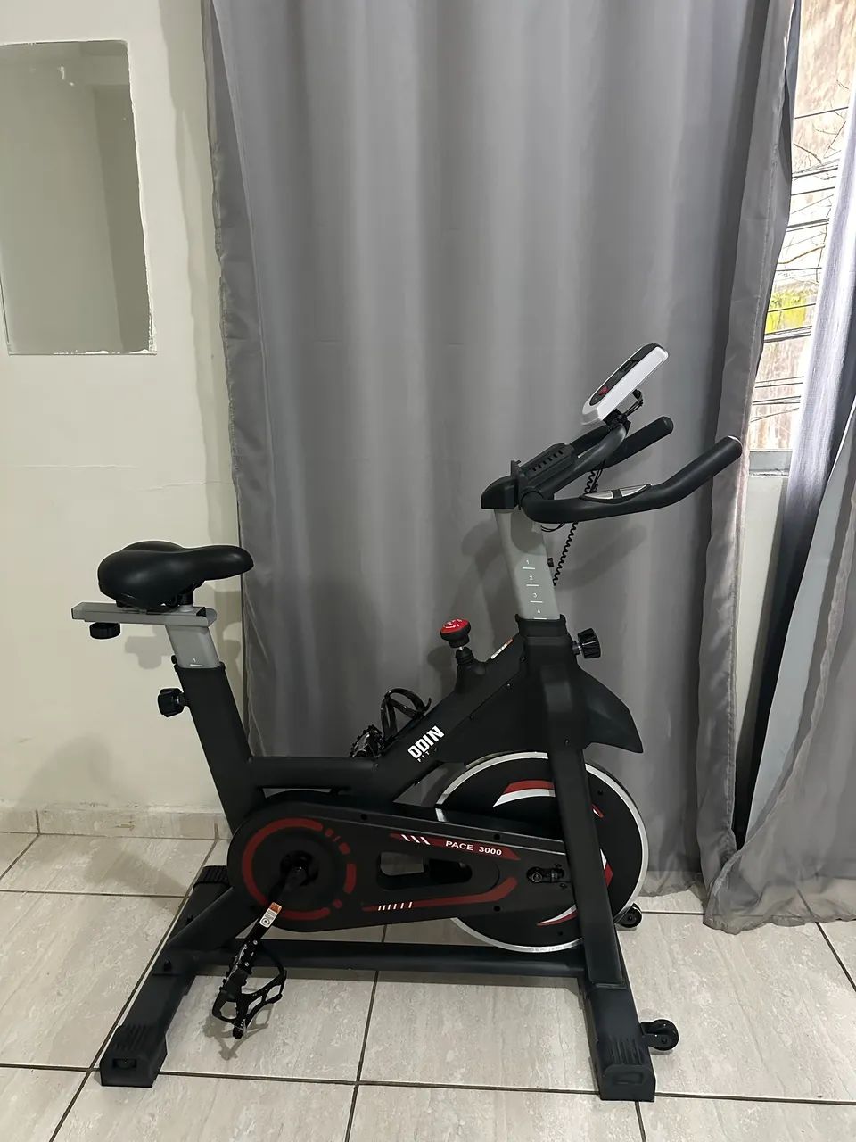 BICICLETA ERGOMÉTRICA ODIN FIT PACE 3000