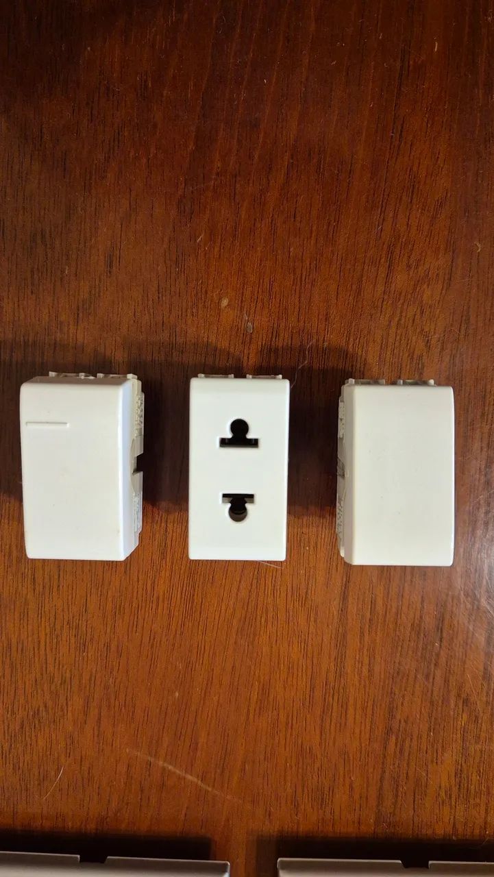 Kit Tomada Interruptor Bticino Light Cromo Matte - Foto 5
