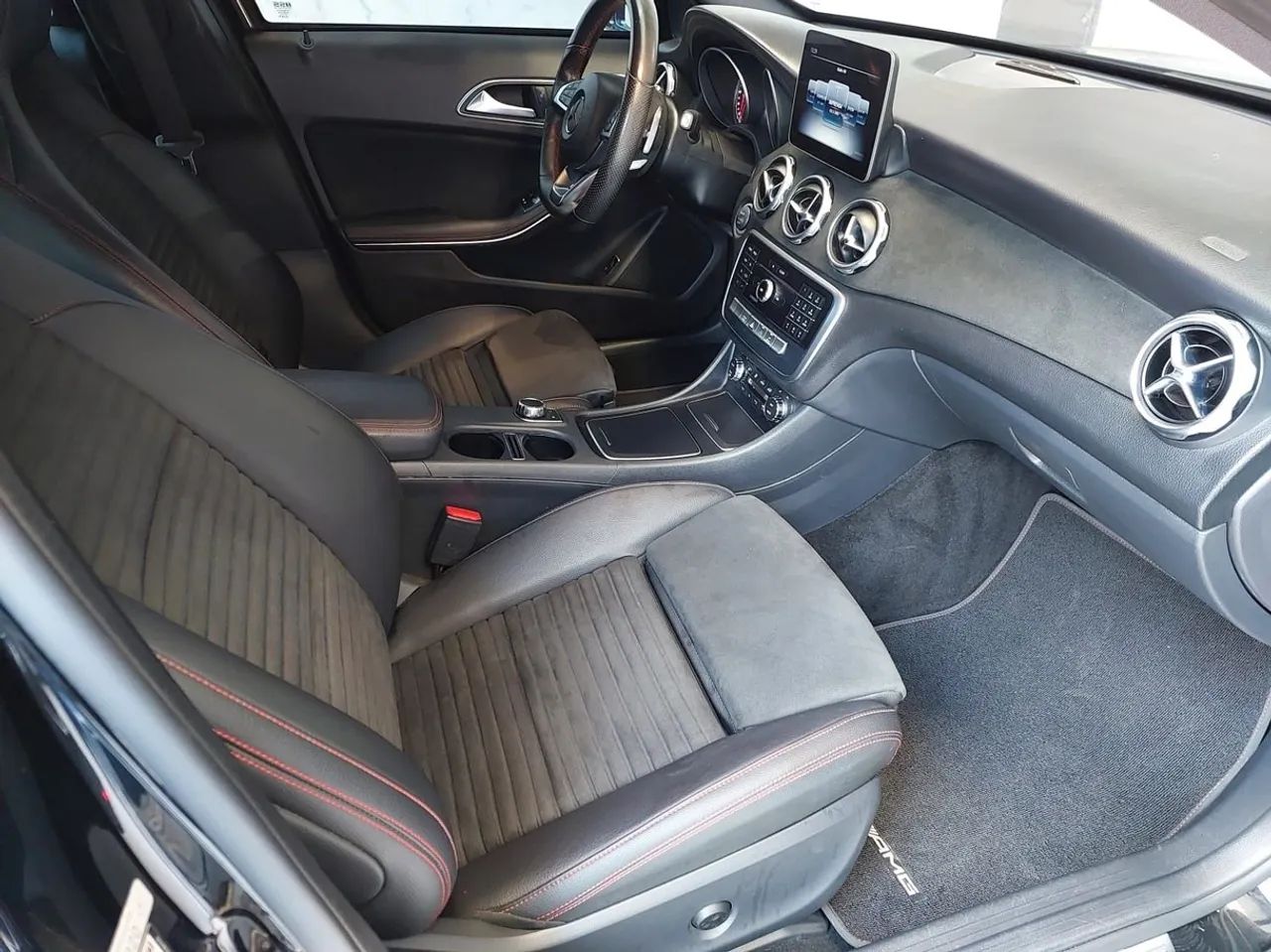 Mercedes-Benz GLA 250 Sport 2.0 TB 16V 4X2 211cv Aut., foto 5 de 20