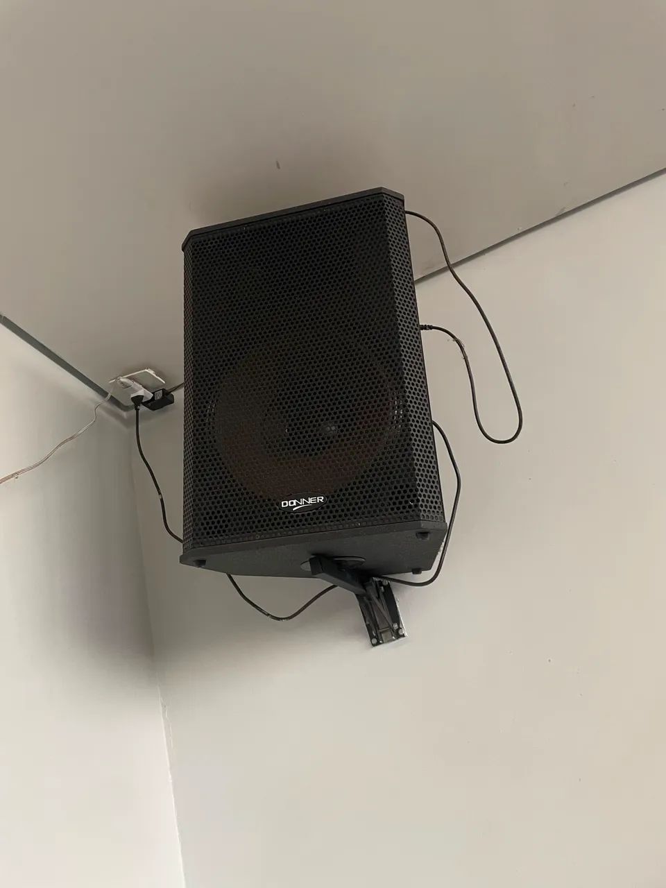 Caixa do som ativa donner saga 10 200w RMS Bluetooth 