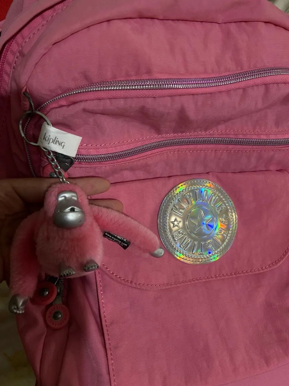 mochila kipling - com rodinhas e alça para costas (2 em 1) - Foto 2