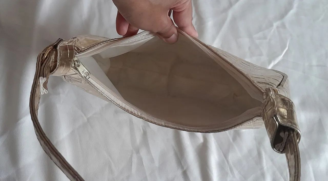 bolsa de ombro meia lua dourada - Foto 3