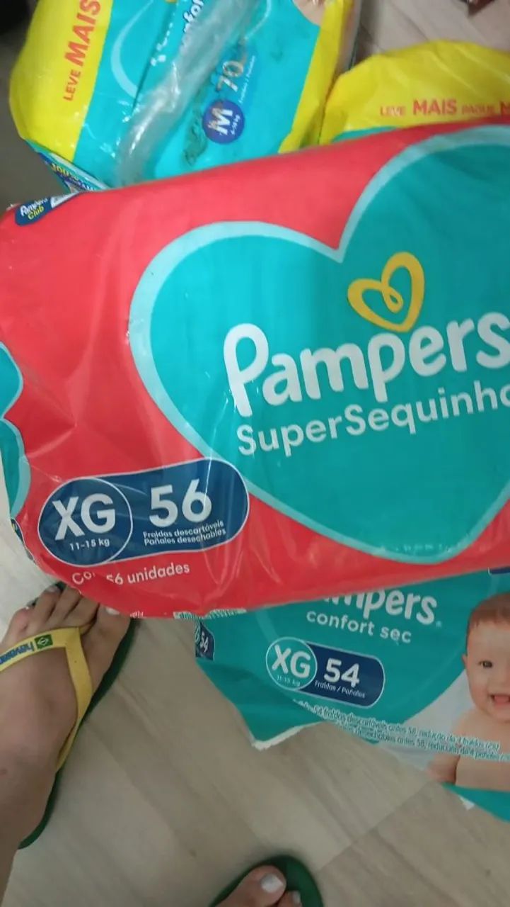 Fraldas Pampers com embalagem danificada  - Foto 2