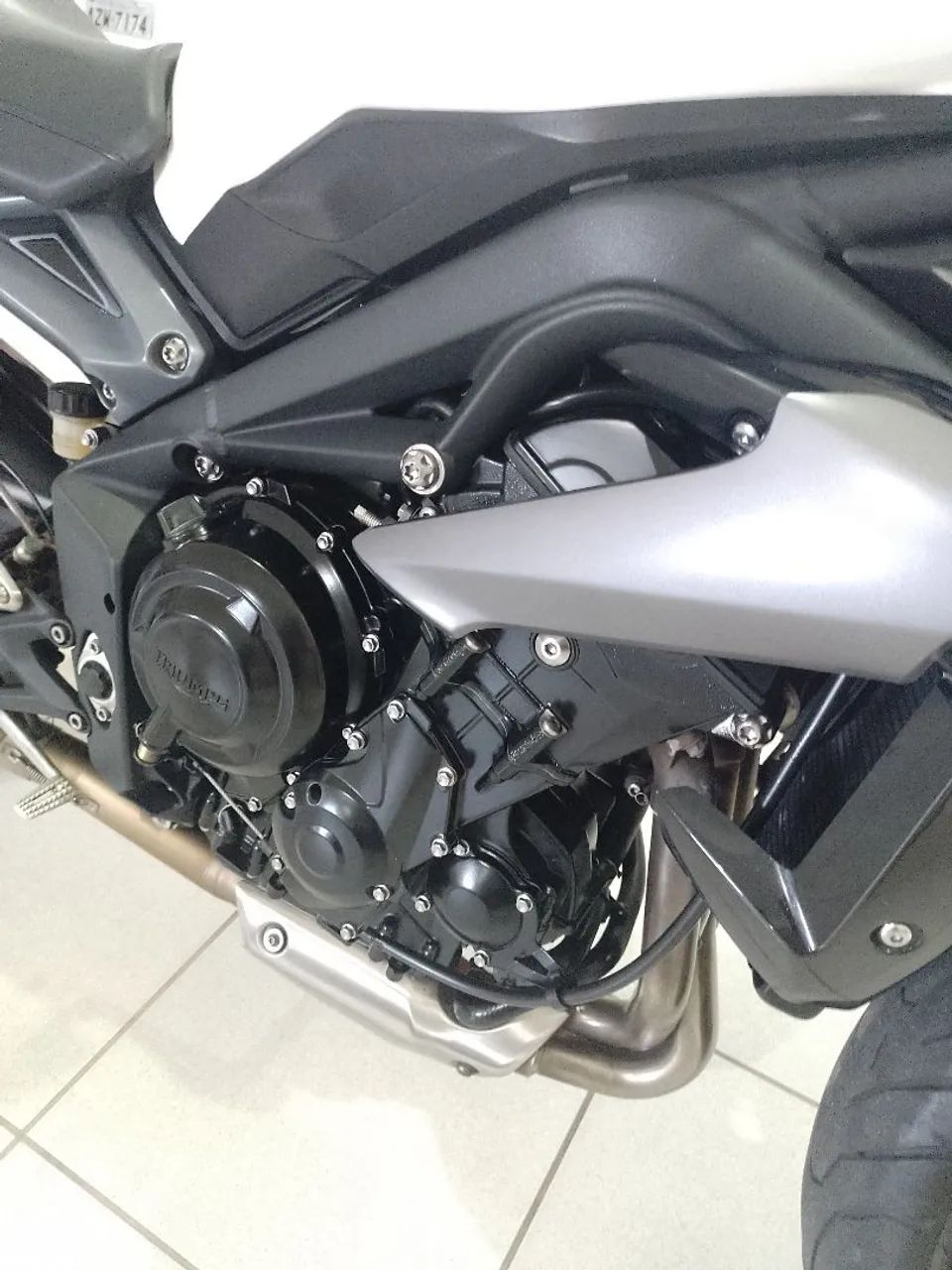 Triumph Triple 675 2015 - 1505341199 | OLX