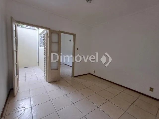Apartamento térreo de 2 dormitórios no bairro Tristeza zona sul em Porto Alegre.