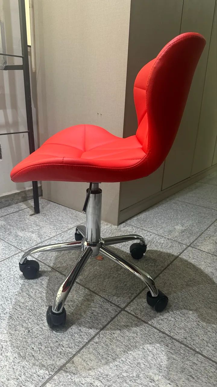Cadeira giratória regulável  - Foto 2