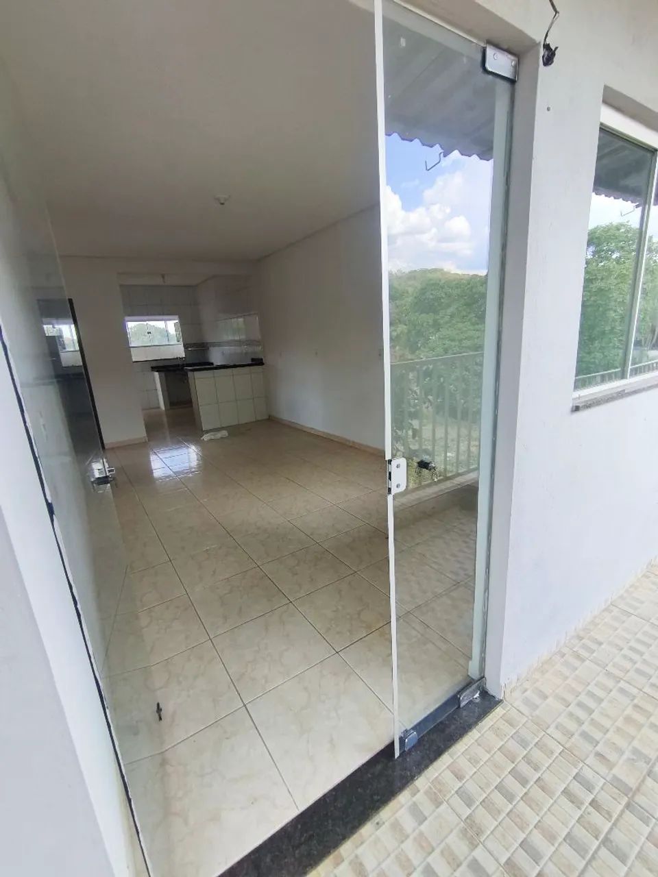 Alugo casa em sobrado