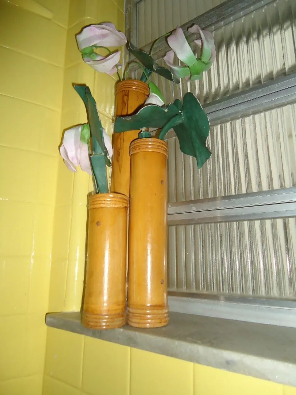 Vaso de bambu  com flores indonésio - Foto 2
