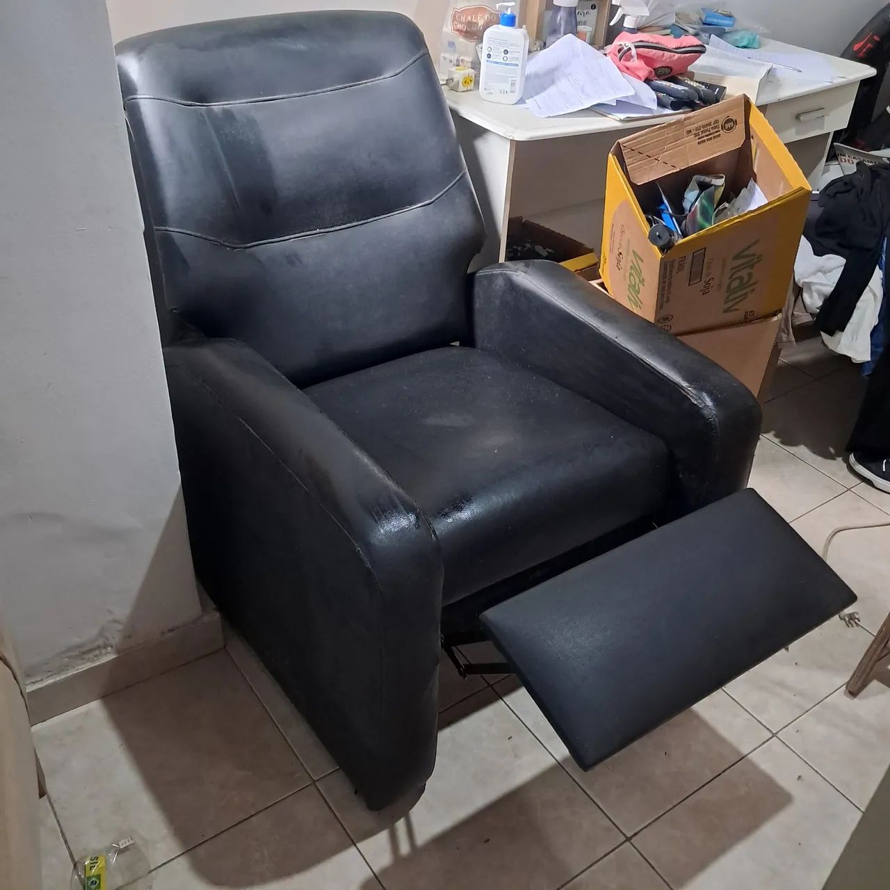 CADEIRA DO PAPAI COM DESCANSO DOS PÉS