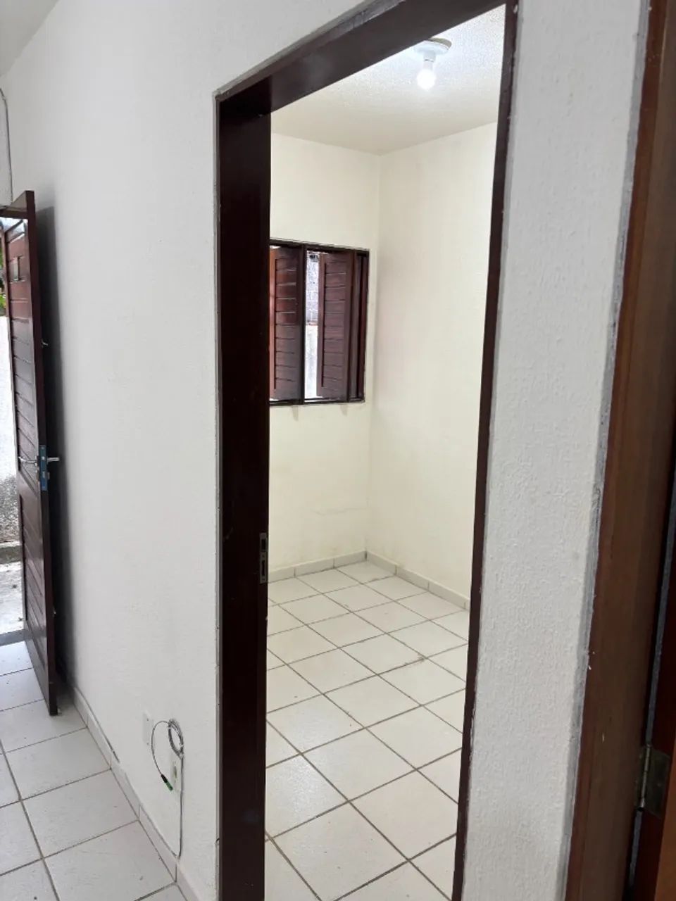 Aluga-se Apartamento 2 Quartos, no Jacitinho