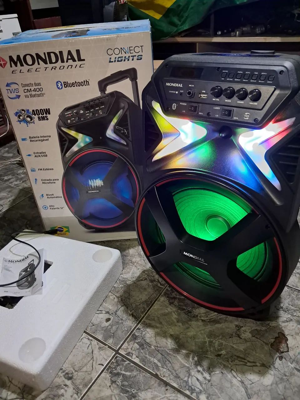Caixa Amplificada 400 Watts,Bluetooth, usb,aux com Leds,Semi Nova Impecável! - Foto 2