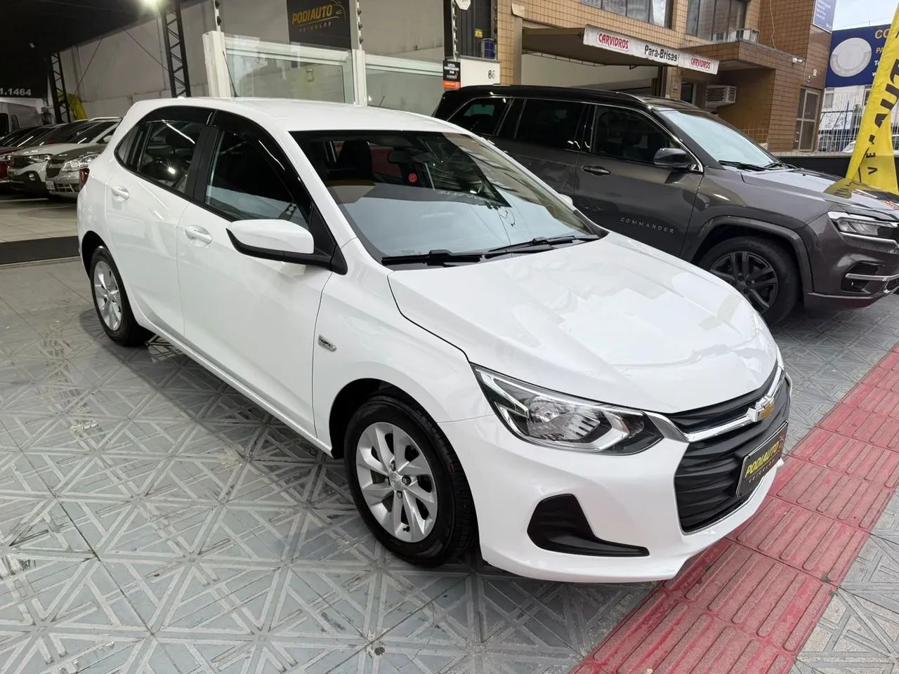 Chevrolet Onix Hatch LT 1.0 12V Flex Mec. 4P 2021 - Foto 2